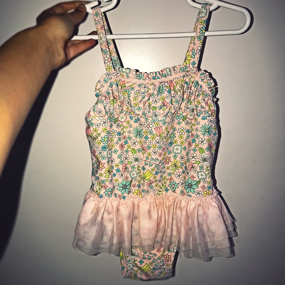 Size: 3T.  Toddler one-piece swimsuit